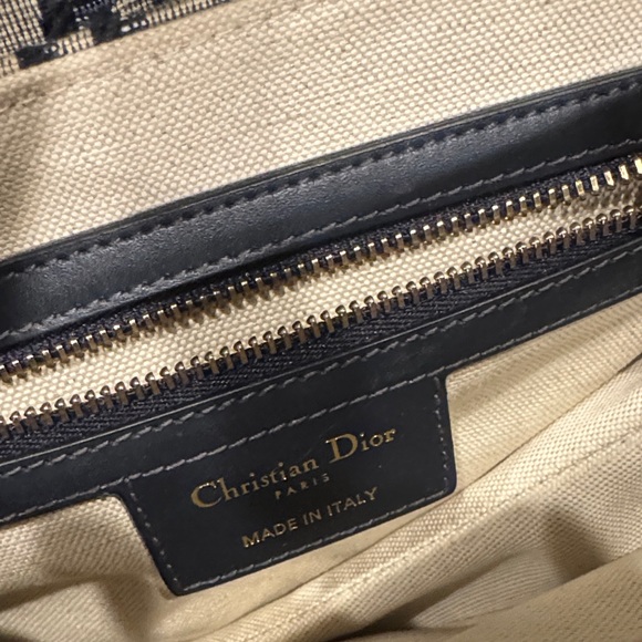 Dior Saddle Bag in Navy and Cream with Gold Accents - Picture 3 of 3